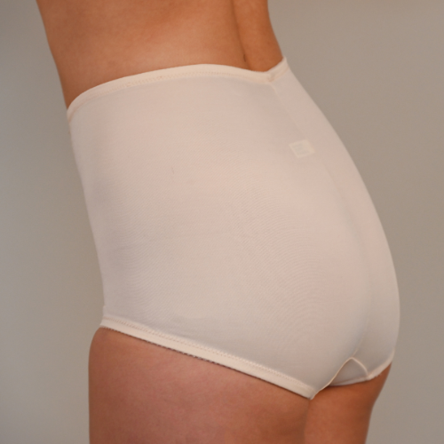 Steznik gace Sindi brenda Sanatex iz Srbije