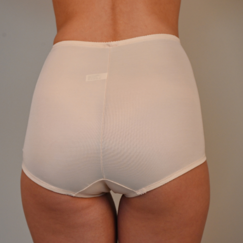 Steznik gace Sindi brenda Sanatex iz Srbije